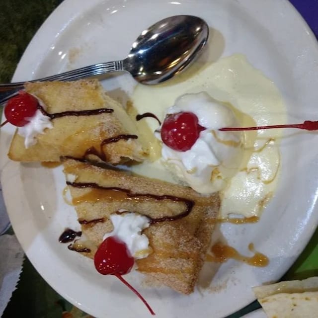 Sopapilla.